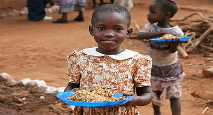 İyilik Yolcuları Derneği'nden Afrika'ya Sıcak Yemek Bağışı