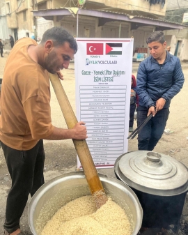 Desteklerinizle Gazze'de sıcak yemek dağıtıyoruz.